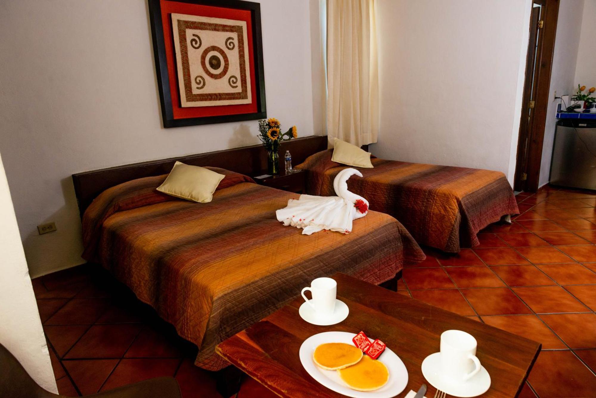Hotel Los Girasoles Cancun Exterior photo