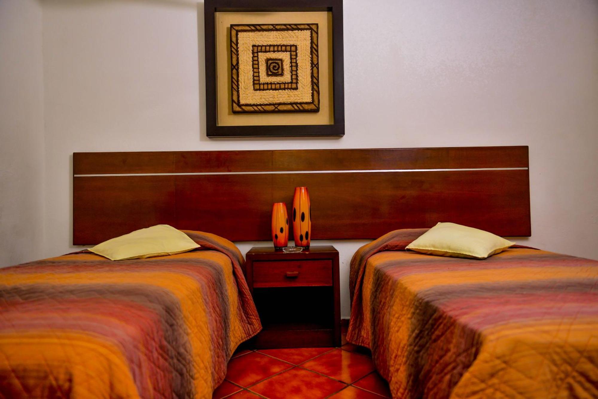 Hotel Los Girasoles Cancun Exterior photo