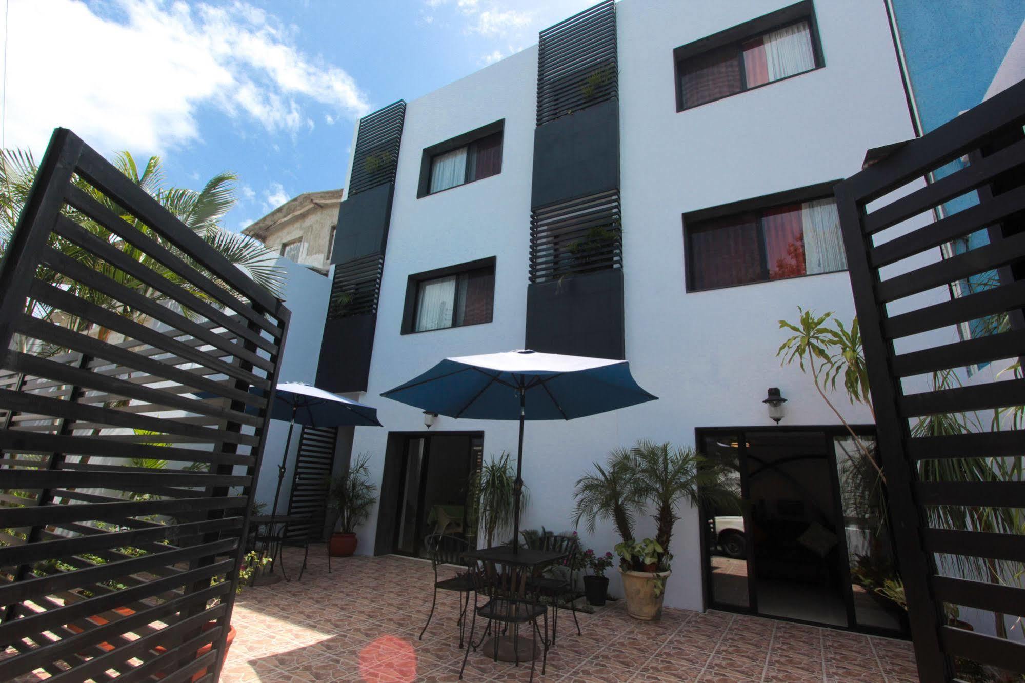 Hotel Los Girasoles Cancun Exterior photo
