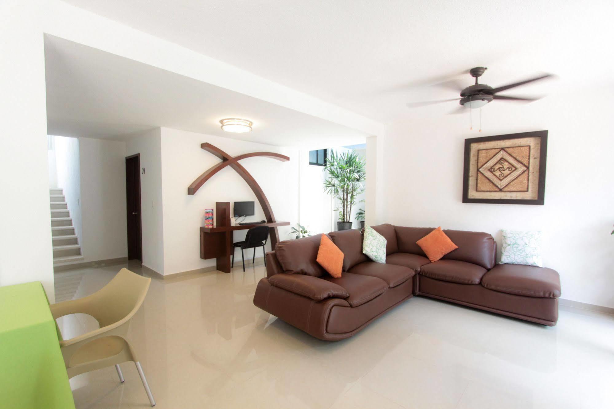 Hotel Los Girasoles Cancun Exterior photo